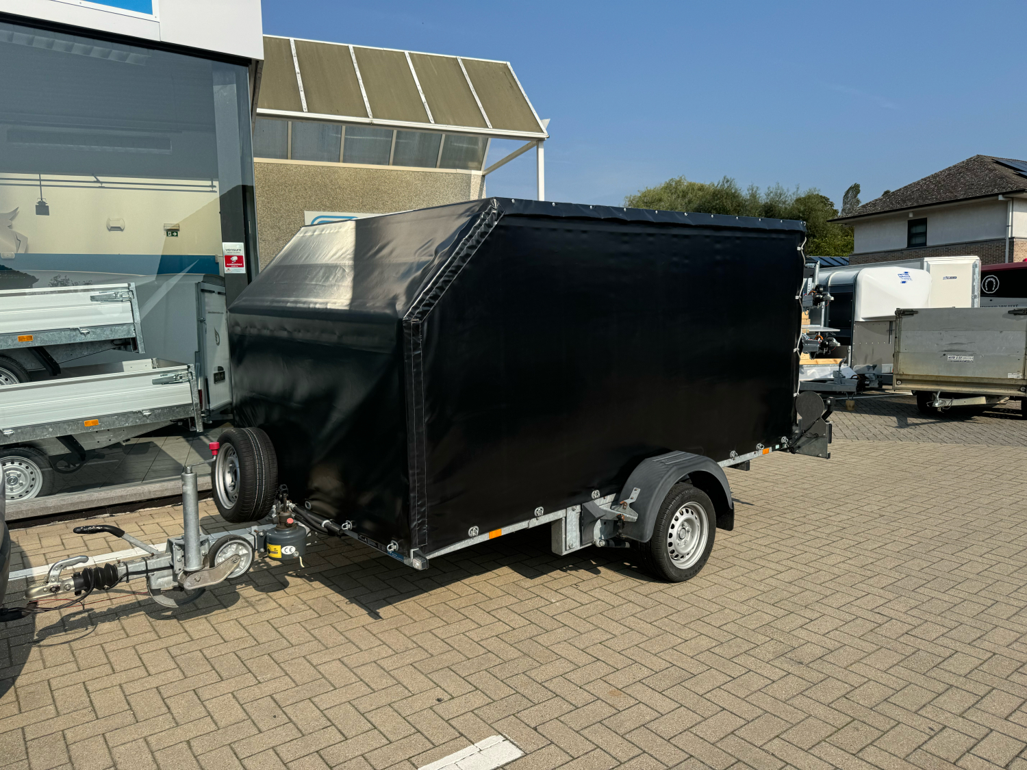 Hydraulisch zakbare multitransporter in zéér goede staat | 3m15 x 1m80 x 1m50