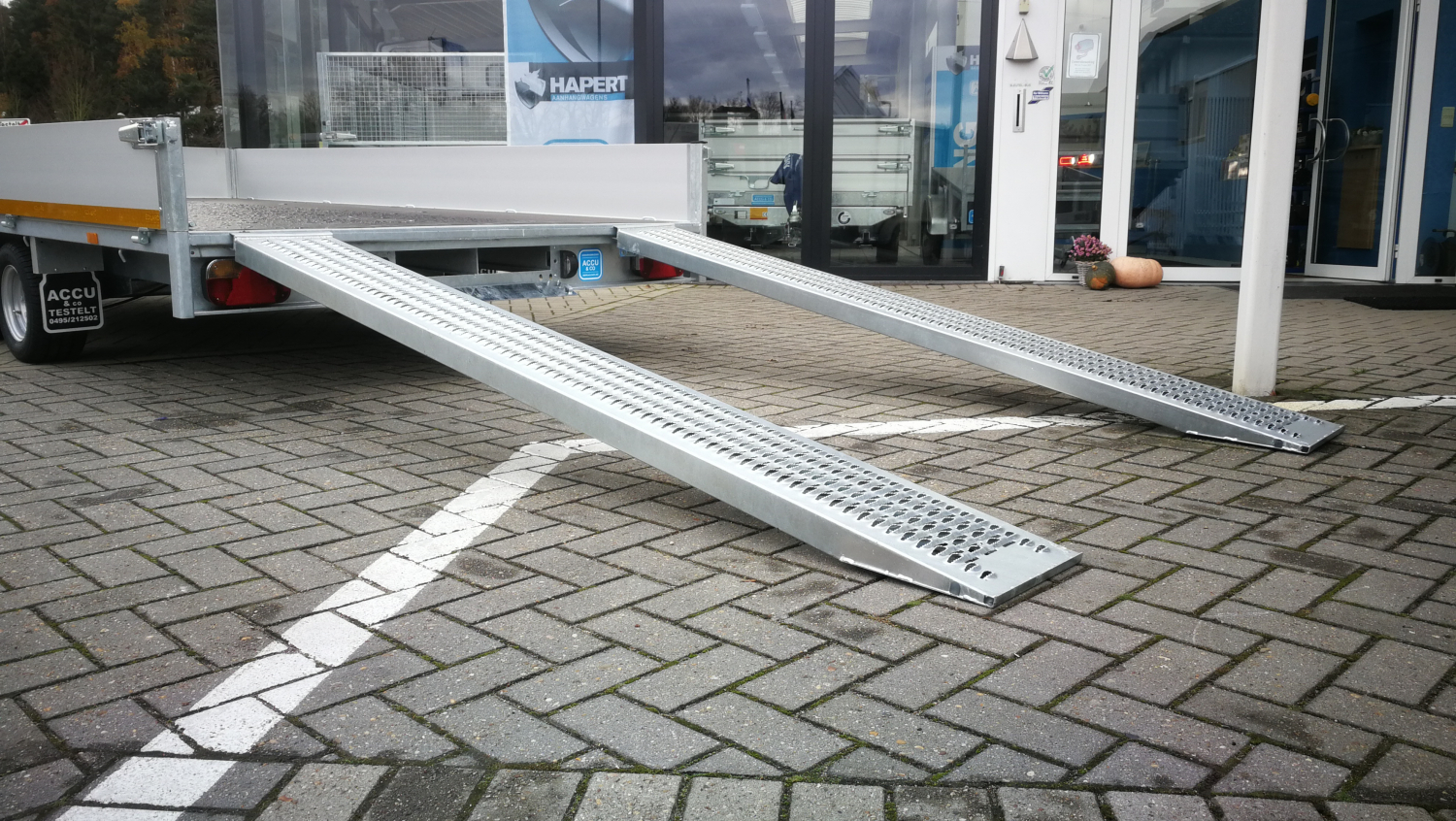 4m x 2m x 30cm / 3000 kg / Auto- multitrailer