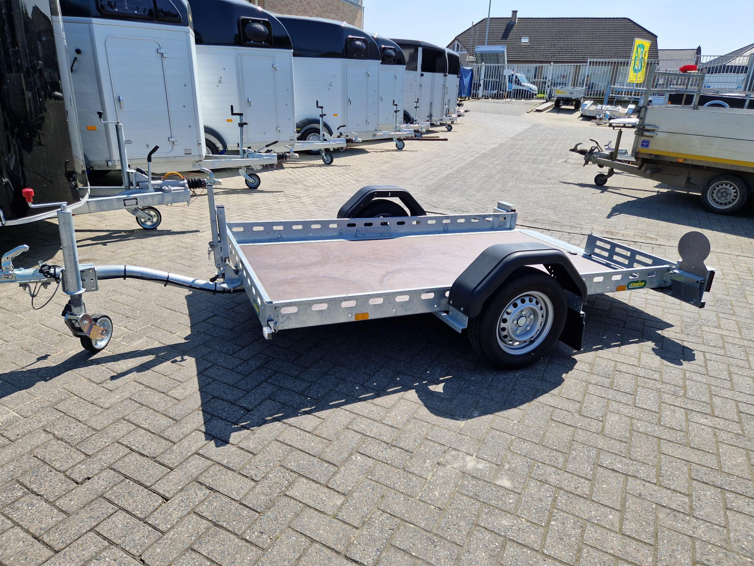 2m60 x 1m55 / Kantelbare motortrailer IN NIEUWSTAAT