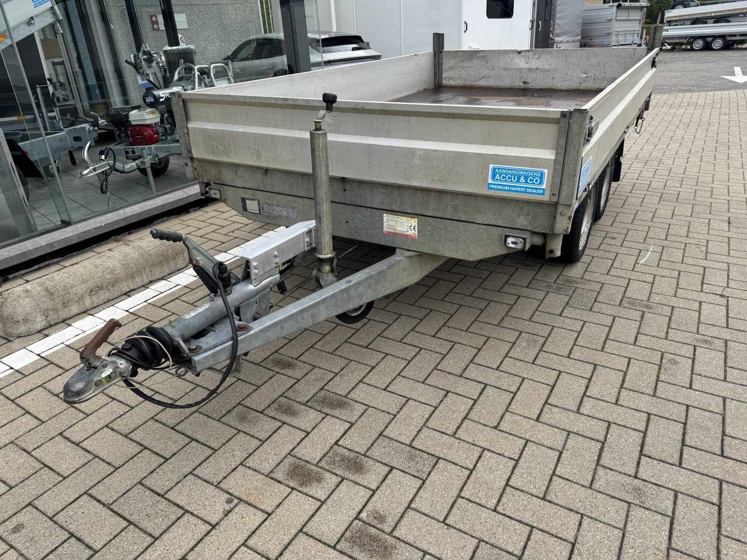 3m05 x 1m80 elektrische kipper - 2700 kg
