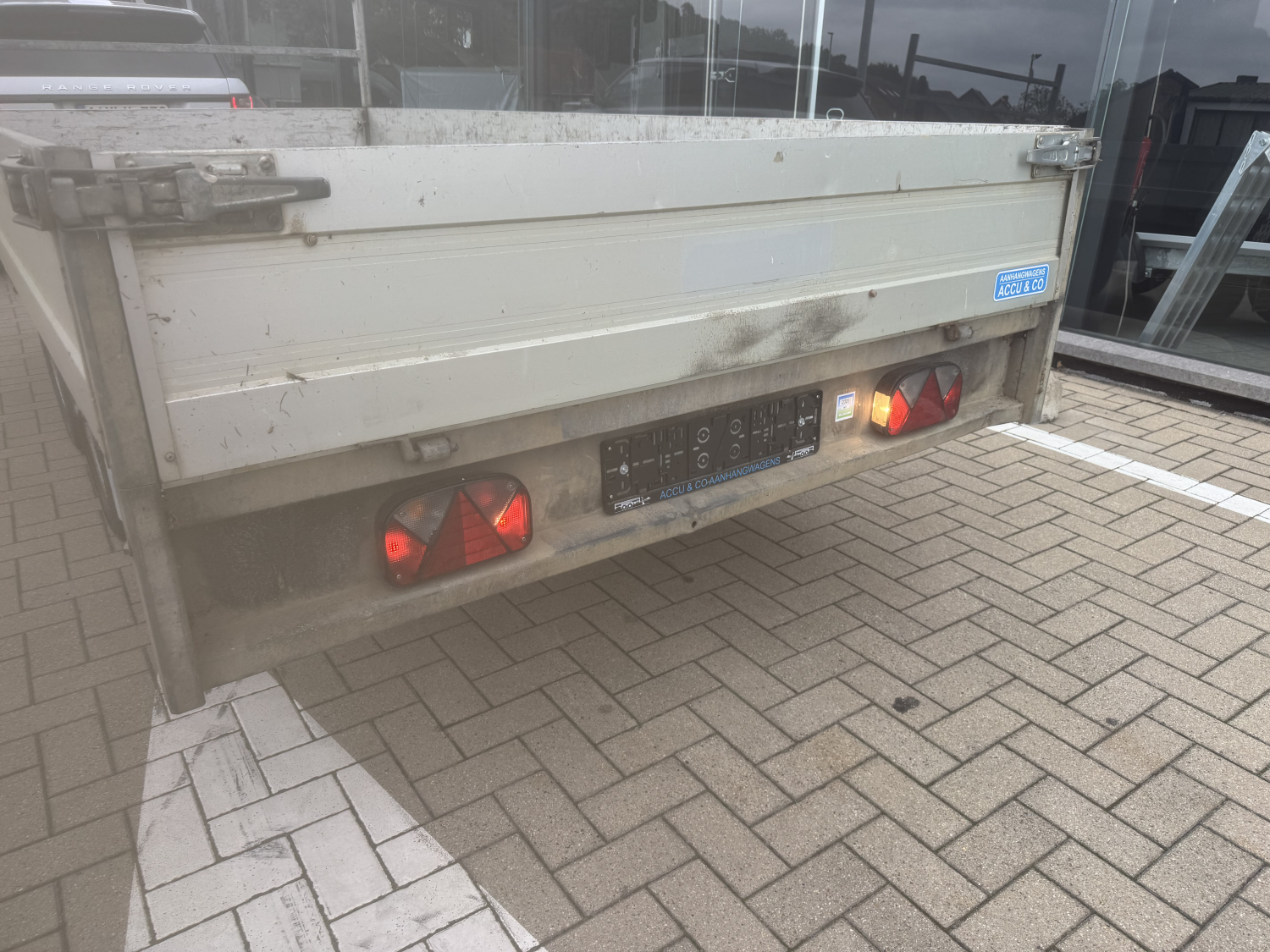 4m x 1m80 x 30 cm | Plateau Saris 2700 kg