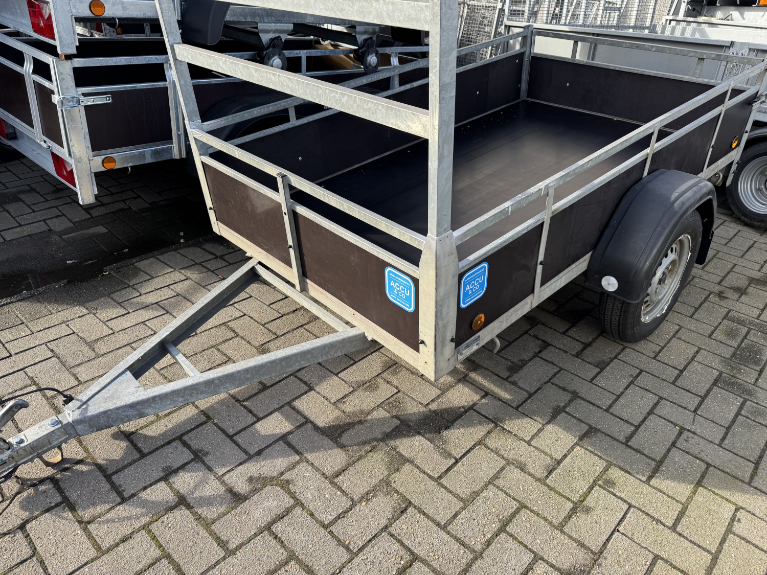 Ongeremde enkelas bakaanhangwagen 750 kg in nieuwe staat