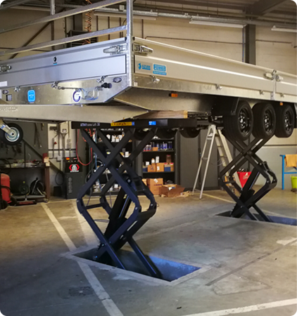 Warehouse with trailers